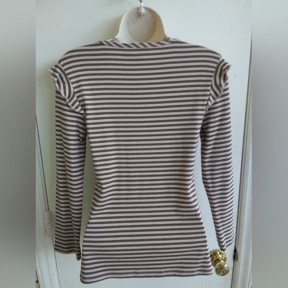 🐝 NWT-Lilla P Ruffle Trim Top - Picture 2 of 5